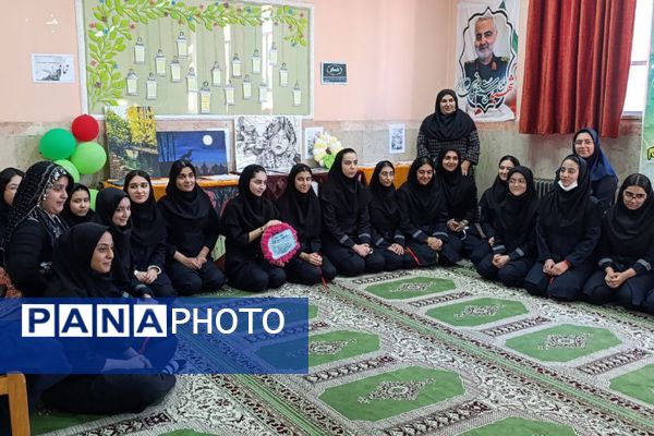 تجلی هنر و خلاقیت دانش‌آموزی در دبیرستات حضرت رقیه ورامین