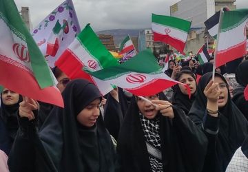 13 آبان؛ روزی که دانش‌آموزان ایرانی درسی بزرگ به استعمارگران می‌دهند