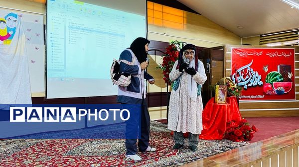 جشن صمیمانه شب یلدا  مدرسه شهید ابراهیمی باخرز