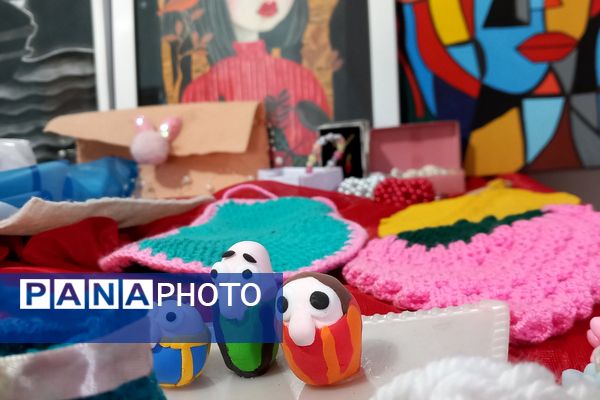 نمایشگاه هنری «هفته ماها» روایت تصویر از پیوندهای نادیدنی