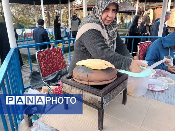 نمایشگاه دست سازه‌ها، نمایش حضور سوادآموزان