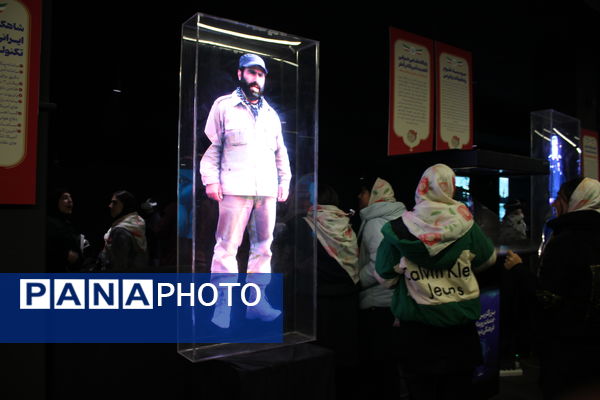 حضور دانش‌آموزان دبیرستان سردار سلیمانی در اجلاسیه شهدای دانش‌آموز استان البرز