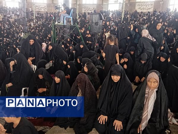نماز جماعت در حسینه روستا اردمه در ظهر اربعین