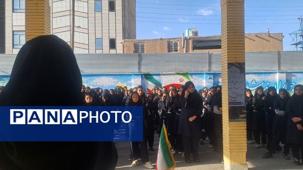 اولین مراسم صبحگاهی در دبیرستان فیاض کاشمر