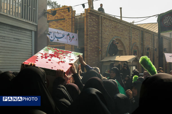 تشییع پیکر مطهر ۱۰۰ شهید گمنام