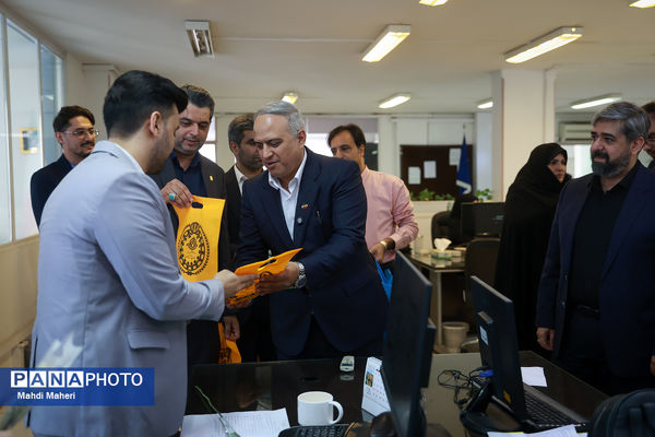 بازدید مدیرکل آموزش و پرورش شهرستان‌های استان تهران از خبرگزاری پانا در روز خبرنگار