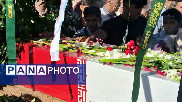 نسل امروز در کنار راویان حماسه