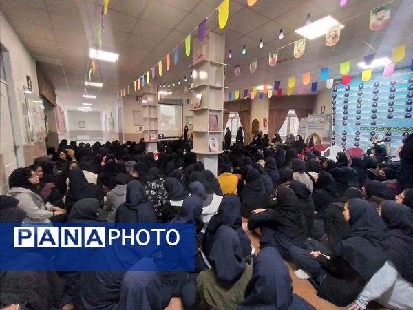 آیین بزرگداشت میلاد حضرت فاطمه (س) در دبیرستان شاهد ارض اقدس