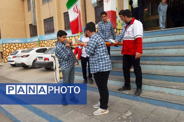 مانور زلزله و ایمنی در مدارس شهرستان ورامین 