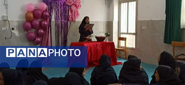 جشن دهه کرامت در دبیرستان نرجس خاتون روستای ورجان قم