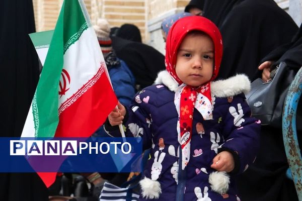 حضور پر شور مردم اردکان در راهپیمایی ۲۲ بهمن 