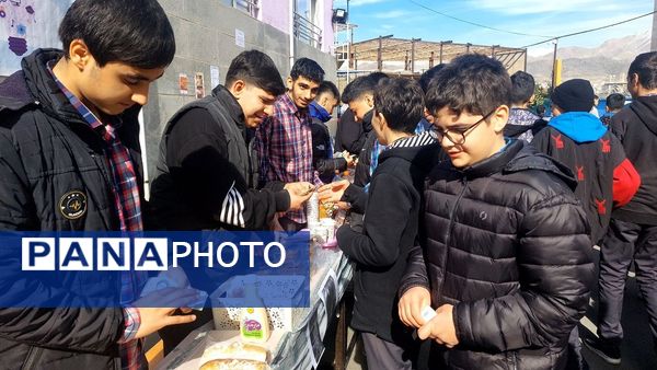برپایی بازارچه کسب و کار در دبیرستان شهید معمارزاده ناحیه 2 کرج 