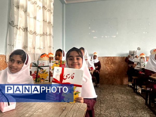 جشن شکوفهها و طنین زنگ مهر در مدرسه فاطمه الزهرا شهرستان جاسک