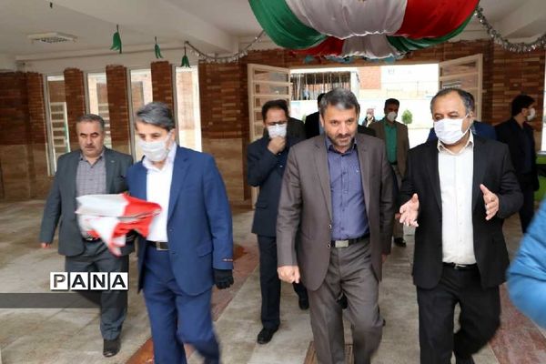 بازدید معاون عمرانی وزیر آموزش و پرورش از مدارس ابتدایی قزوین