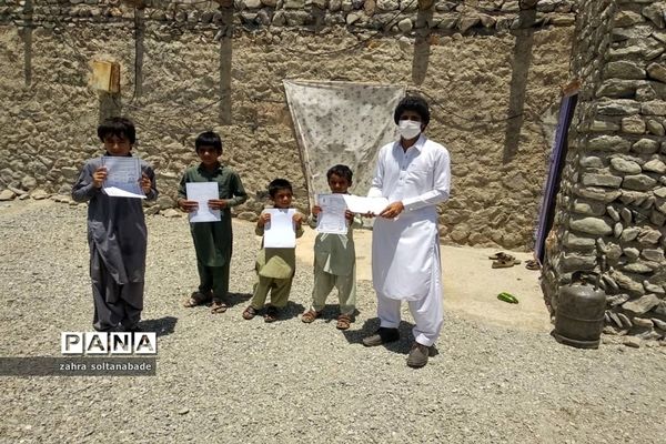 آموزش خانه‌به‌خانه دانش آموزان مناطق محروم جنوب سیستان و بلوچستان