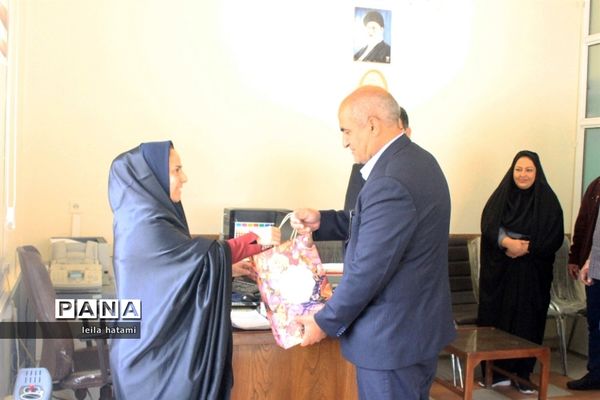 دیدار مدیرکل آموزش و پرورش آذربایجان شرقی با همکاران سازمان دانش آموزی استان