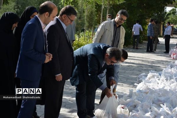 رزمایش همدلی فرهنگیان، اولیا و خیرین ناحیه یک مشهد