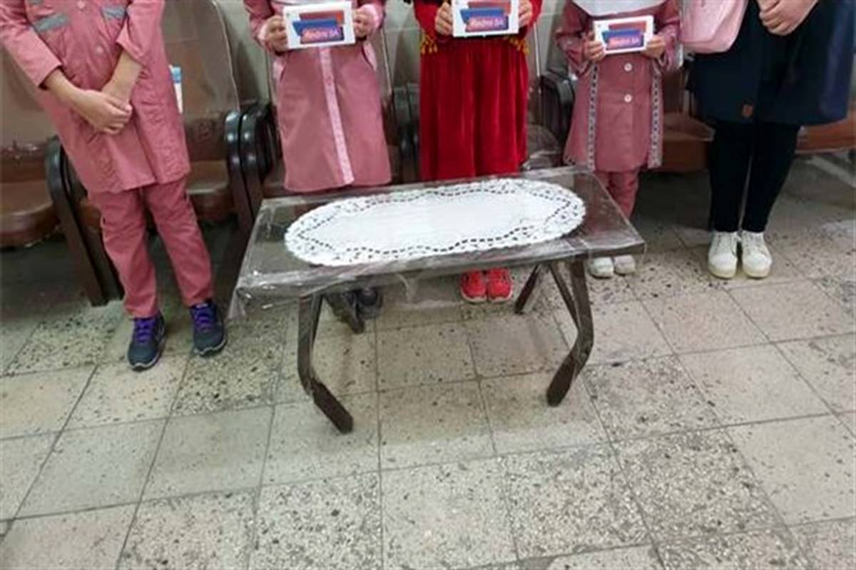 اهداء 20 دستگاه تبلت رایگان به دانش آموزان مدارس شهر دلبران