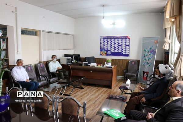دیدار روسای سابق و فعلی، کارشناسان و دانش‌آموزان سازمان دانش‌آموزی نواحی مشهد با مدیرسازمان و تبریک سالروز تاسیس این نهاد