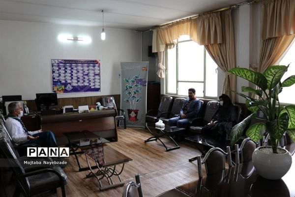 دیدار روسای سابق و فعلی، کارشناسان و دانش‌آموزان سازمان دانش‌آموزی نواحی مشهد با مدیرسازمان و تبریک سالروز تاسیس این نهاد