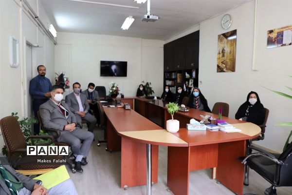 دیدار مدیر، کارکنان و دانش آموزان سازمان دانش آموزی خراسان رضوی با معاون پرورشی و فرهنگی استان