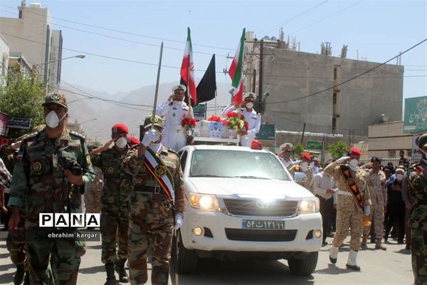 تشییع ناوبان یکم شهید اسماعیل پور خسرو از شهدای ناو کُنارک در شهرستان داراب -2