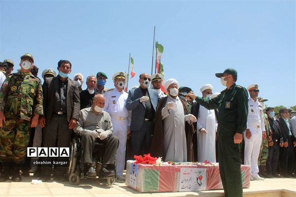 تشییع ناوبان یکم شهید اسماعیل پور خسرو از شهدای ناو کُنارک در شهرستان داراب -2
