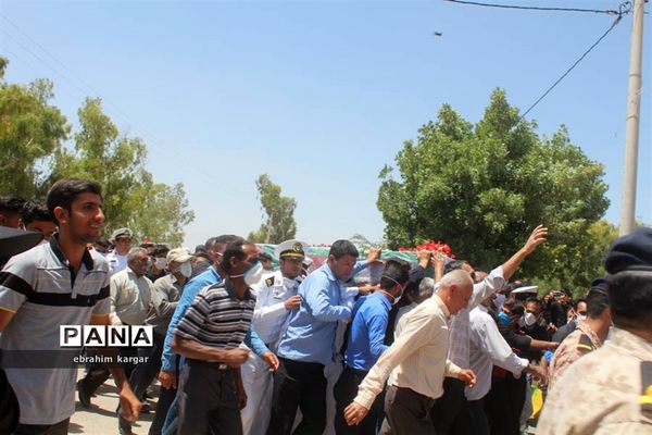 تشییع ناوبان یکم شهید اسماعیل پور خسرو از شهدای ناو کُنارک در شهرستان داراب -2