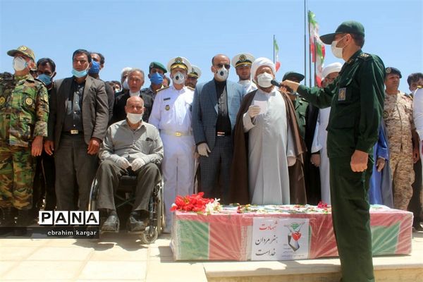 تشییع ناوبان یکم شهید اسماعیل پور خسرو از شهدای ناو کُنارک در شهرستان داراب -2