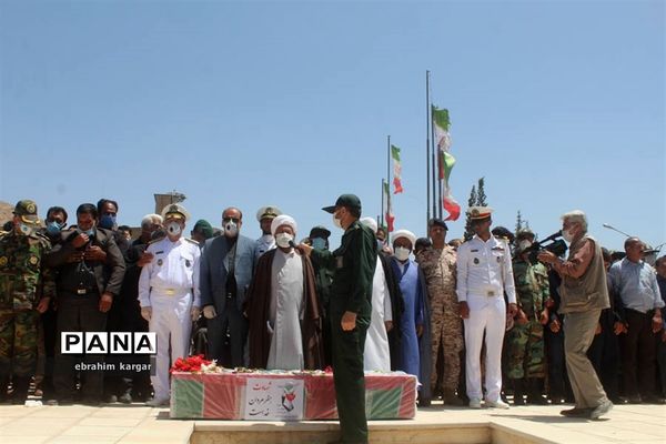 تشییع ناوبان یکم شهید اسماعیل پور خسرو از شهدای ناو کُنارک در شهرستان داراب -2