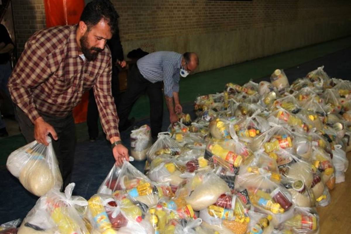 توزیع یک هزار بسته  نیکوکاری در بین دانش آموزان بی بضاعت ناحیه 4 شیراز