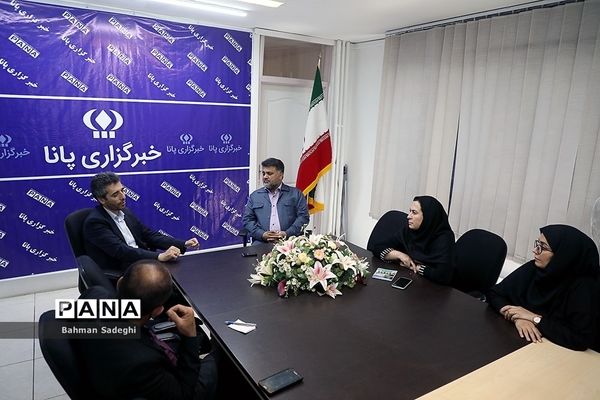 بازدید جمعی از مسئولان ذوب آهن اصفهان از خبرگزاری پانا