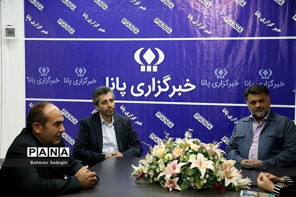 بازدید جمعی از مسئولان ذوب آهن اصفهان از خبرگزاری پانا