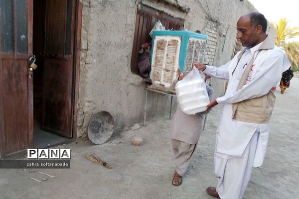 طبخ و توزیع یک هزار پرس غذای گرم میان نیازمندان جنوب سیستان و بلوچستان
