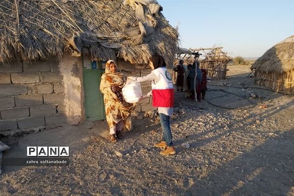 طبخ و توزیع یک هزار پرس غذای گرم میان نیازمندان جنوب سیستان و بلوچستان