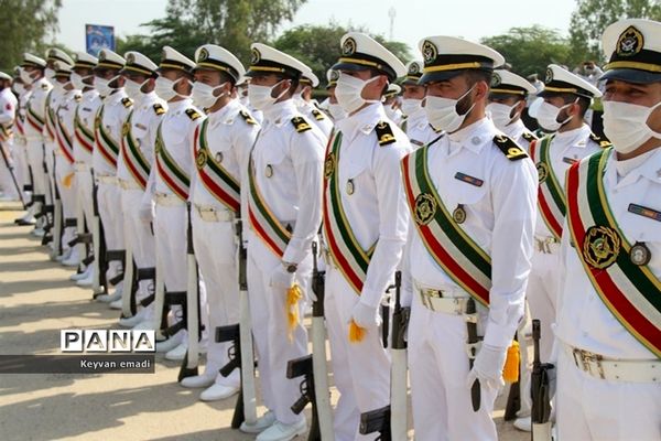 تشییع پیکر پاک ۵ شهید حادثه شناور کنارک نیروی دریایی ارتش در بوشهر