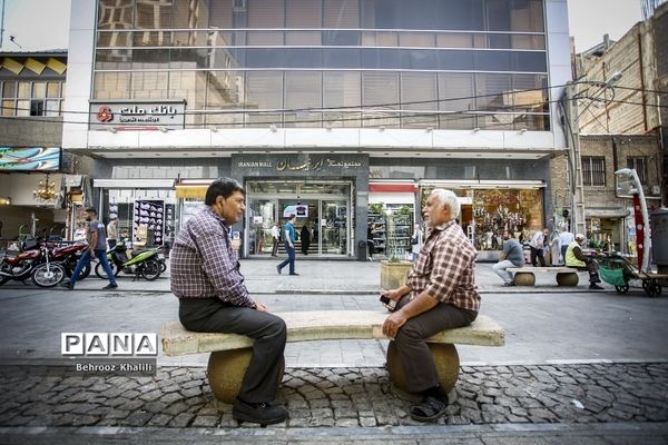 کسادی بازار بلورفروشان شوش و لوازم خانگی پس از شیوع کرونا