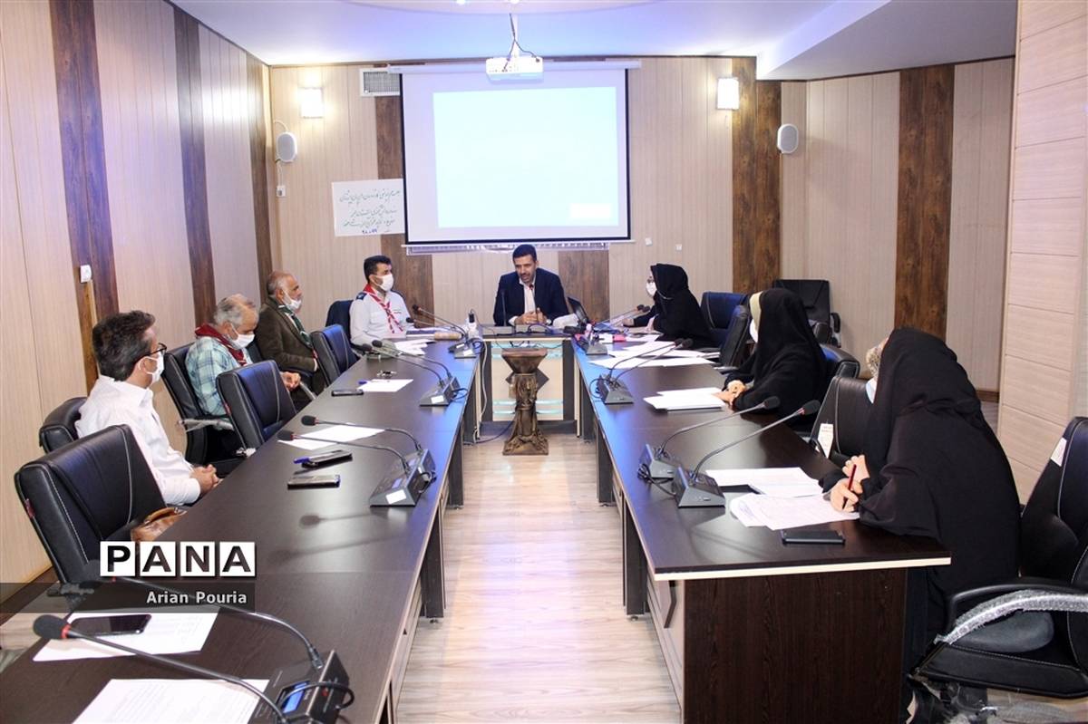 جلسه هم اندیشی کارشناسان و مربیان سازمان دانش‌آموزی استان البرز
