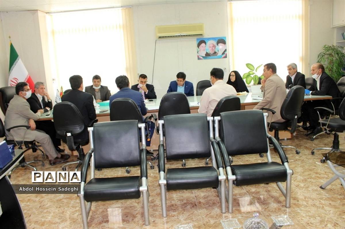 نشست کار گروه استانی لباس فرم دانش‌آموزی استان بوشهر