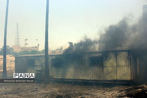 آتش سوزی در محوطه کارگاهی مترو و بخشی از پارک حجاب اهواز