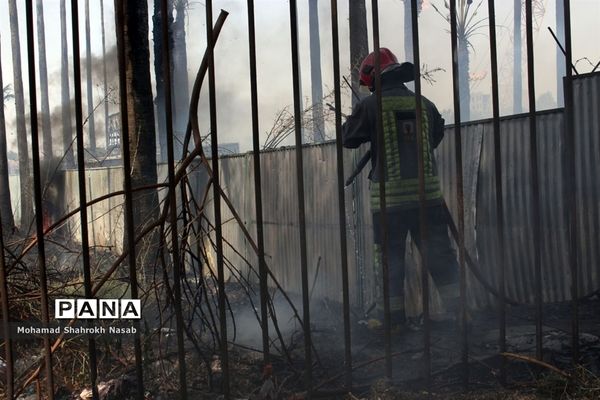 آتش سوزی در محوطه کارگاهی مترو و بخشی از پارک حجاب اهواز