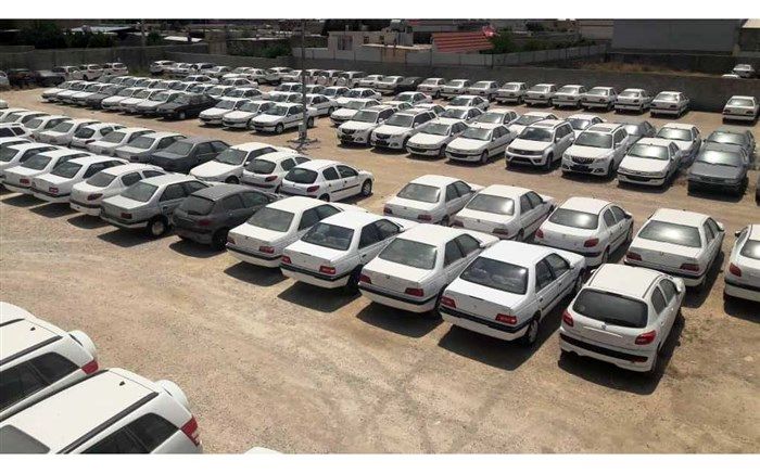۹۹۶ دستگاه خودروی خارجی قاچاق در پارکینگ یک مجتمع تجاری