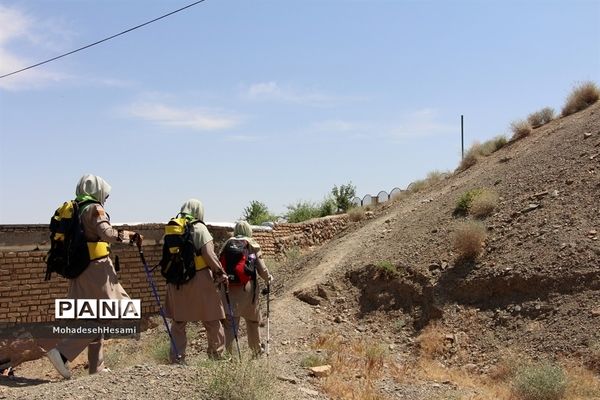 تولید محتوای آموزش کوهنوردی در اردوی یک روزه سازمان دانش آموزی