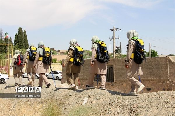 تولید محتوای آموزش کوهنوردی در اردوی یک روزه سازمان دانش آموزی