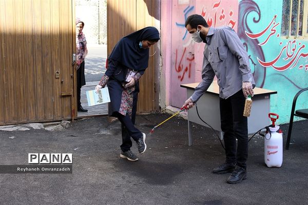 برگزاری امتحانات میان پایه در مدرسه متوسطه اول مکتب الزهرا
