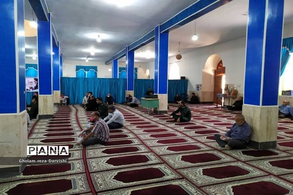مراسم سالروز رحلت  امام خمینی (ره) جایگاه نماز جمعه با حضور فرهنگیان و اهالی شهر دلوار