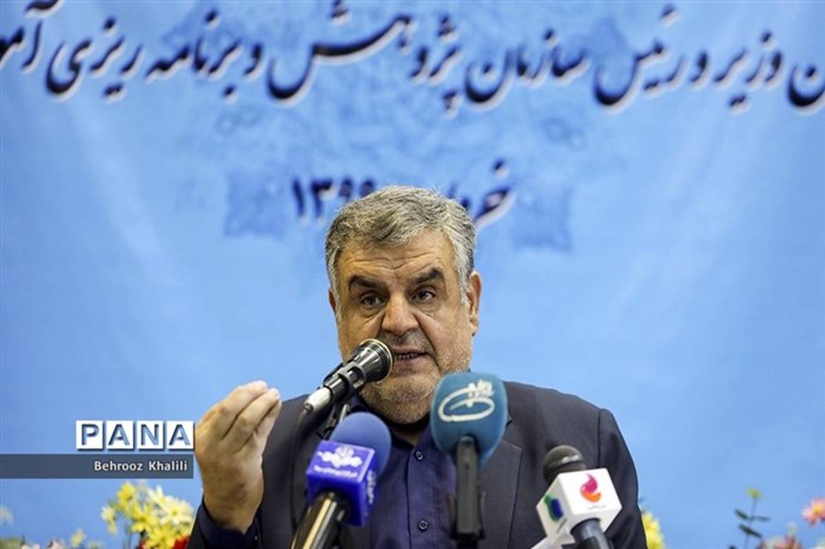 ملکی: معارف انقلاب اسلامی از مهرماه سال جاری وارد کتاب‌های درسی می‌شود
