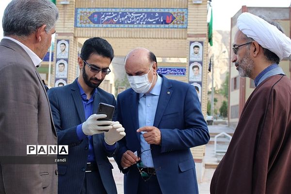 حضور مشاورمعاون پرورشی وزارت آموزش وپرورش در گلزاری شهدای کرمان
