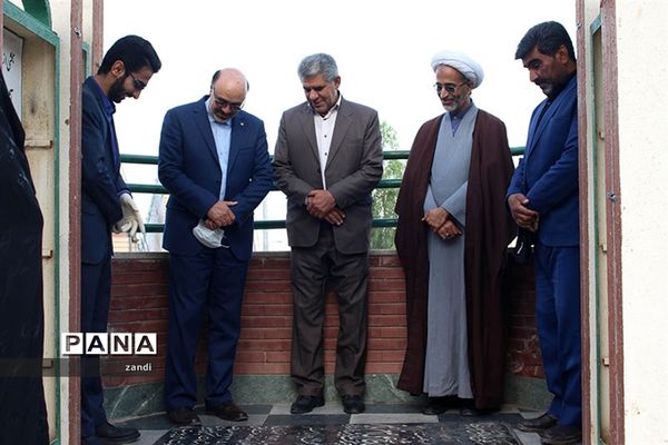 حضور مشاورمعاون پرورشی وزارت آموزش وپرورش در گلزاری شهدای کرمان