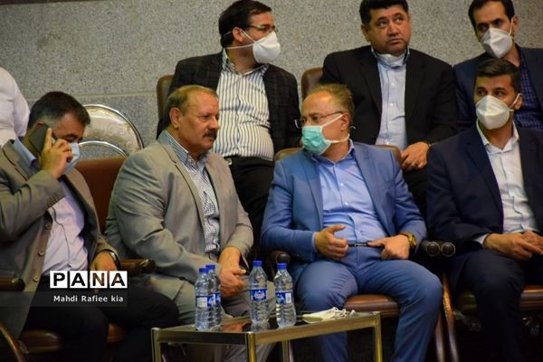 برگزارى مراسم آزادسازى زندانیان جرائم غیر عمد ورزشکار و جوان آذربایجان شرقى.
